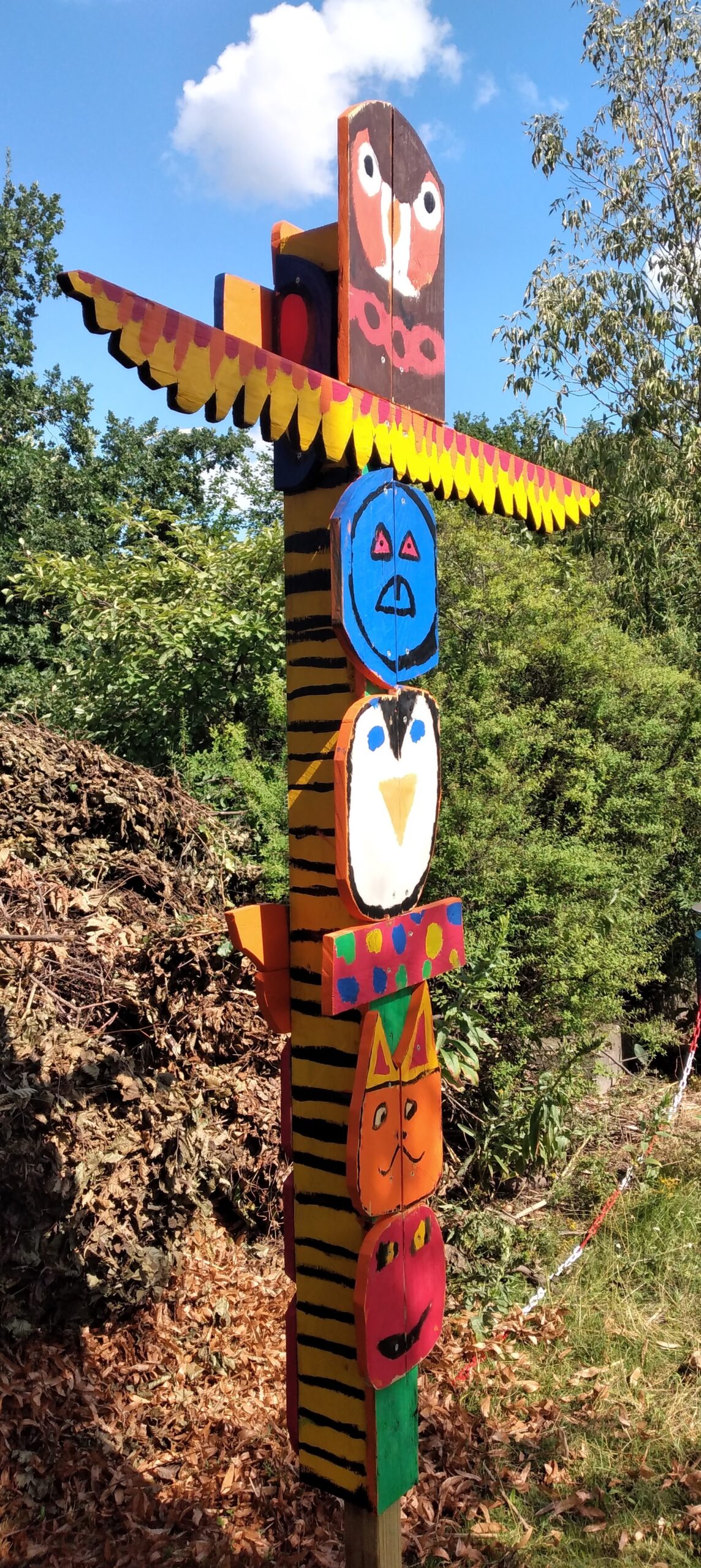 Gebaut von der Künstlerin Anna Adam mit unseren Schüler*innen